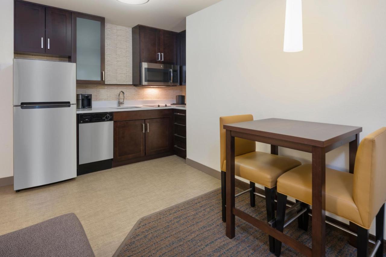 Residence Inn By Marriott Boston Bridgewater Raynham Екстериор снимка